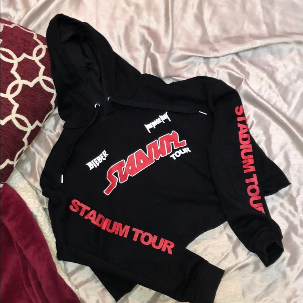 COPY - Justin Bieber stadium tour cropped hoodie